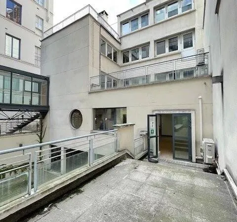 Bureaux 655 m² 