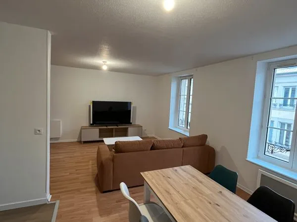 T3 meublé 61 m² rénové - Quartier Mon Désert - 2 ch - Parking couvert 