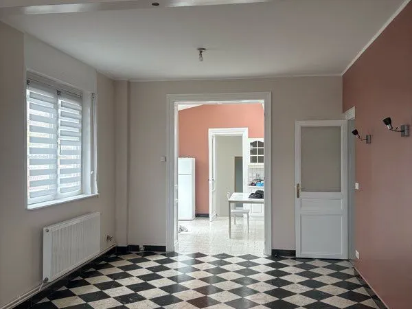 Appartement en RdC entièrement rénové avec cour 