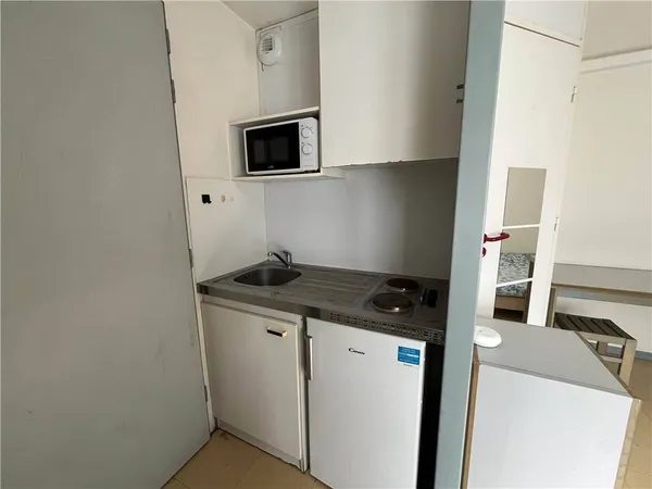Studio 1 pièce 17 m² 