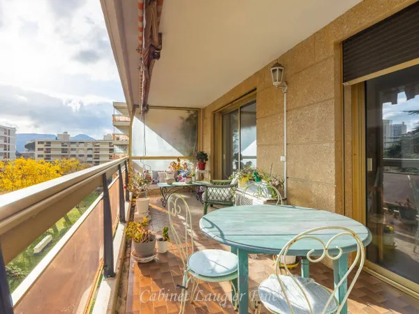 Appartement 3 pièces 84 m² 