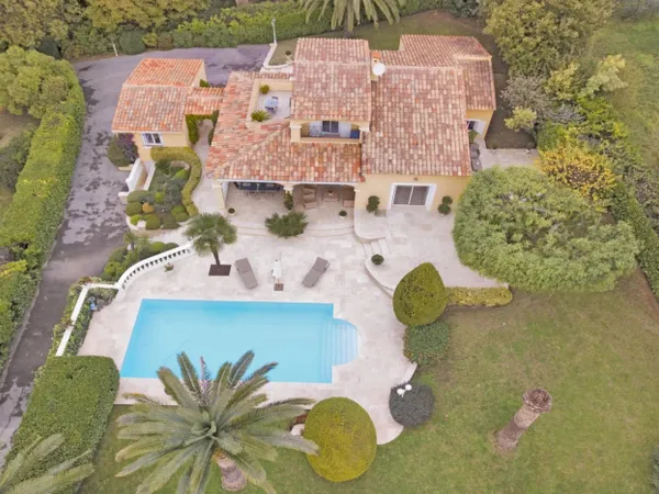 Vente - Maison Roquefort-les-Pins - 1 495 000 € 