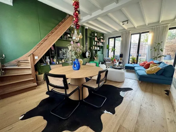 Au coeur du Sart, large maison de caractère, 4 chambres, bureau, jardin, proche des commodités 