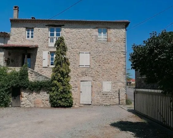 Belle maison en pierre 