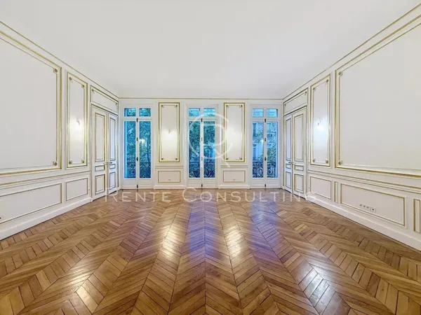 Paris 16 - Place de l'Etoile - Sublime appartement d'angle 7 piè 