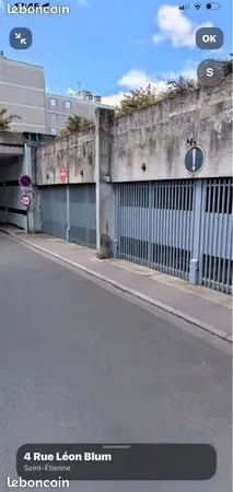 Garage fermé à louer - Résidence calme 