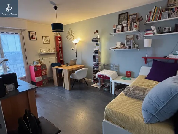 A VENDRE CHENOVE (5mn DIJON Sud - Tram - Divia) au 6eme étag 