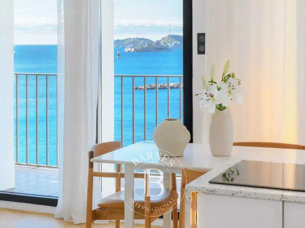 Marseille 7€ - Les Catalans - Appartement de standing rénové - Terrasse - Vue mer panoramique 