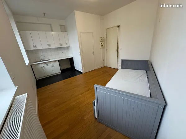 Studio 1 pièce 18 m² 