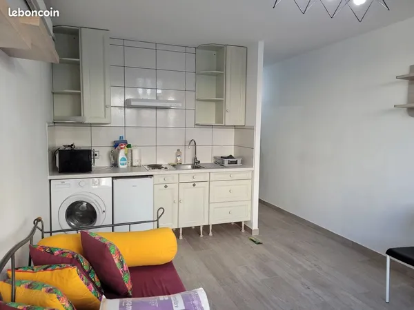 Studio 1 pièce 23 m² 