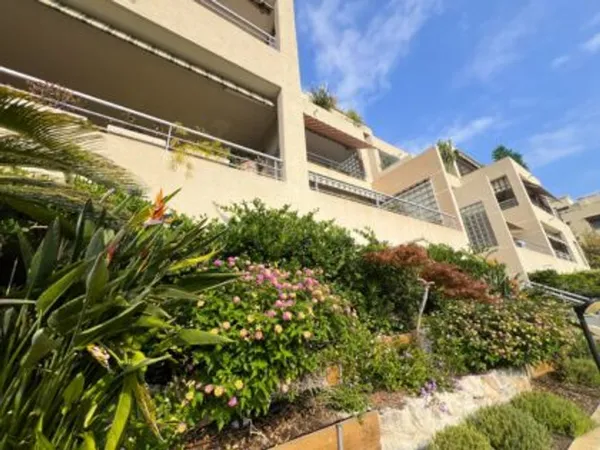 Appartement 6 pièces 96 m² 