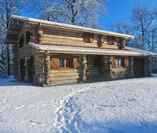 ✨ RARE - Chalet canadien en bois - Un air de vacances toute l'année - 4 chambres - 1447 m² de 