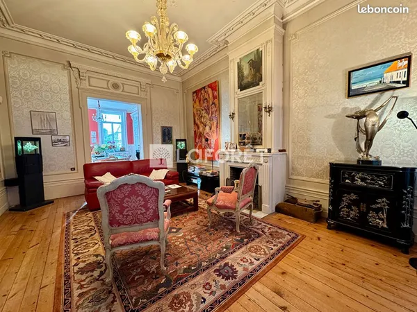 Maison 9 pièces 312 m² 