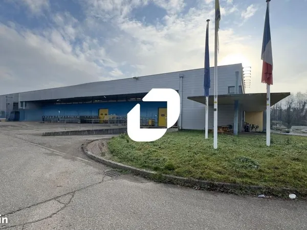 Local d'activité 1 476 m² 