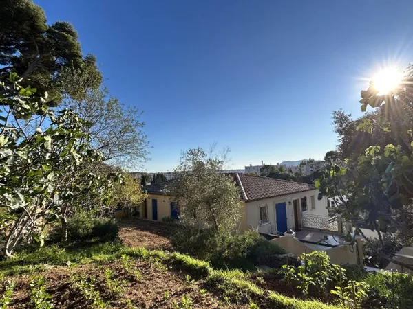 Maison 8 pièces 260 m² 