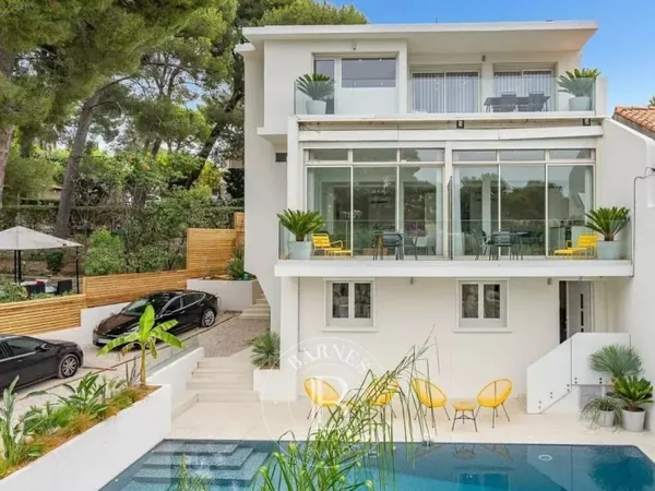 Vente - Cassis - Superbe villa contemporaine avec piscine - vue 