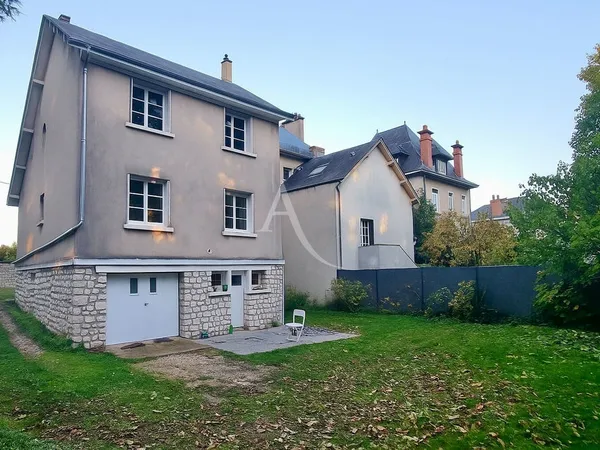 MAISON DE VILLE 114 m2 HABITABLE. 