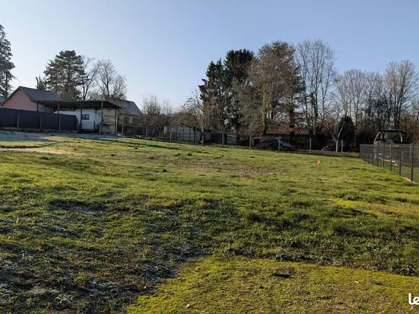 Terrain 695 m² La Haye-Malherbe 