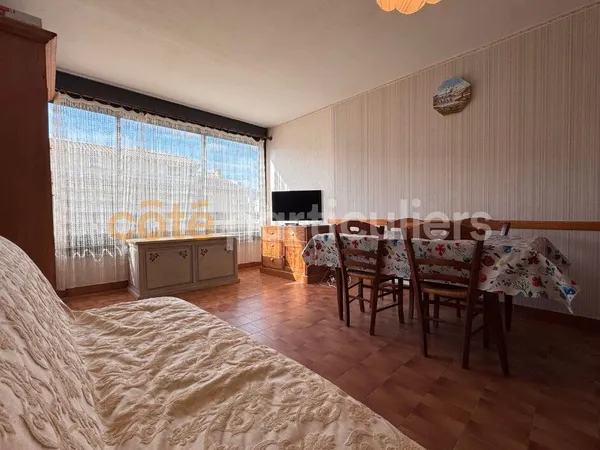 Studio 1 pièce 25 m² 