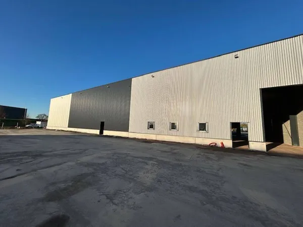 Entrepôt 2120 m² 