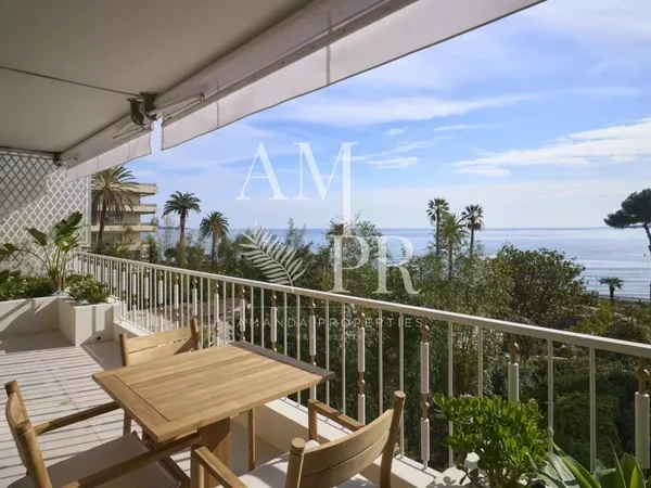 Cannes Palm Beach - Appartement 4 pièces de 100 m² - Vue Mer Panoramique 