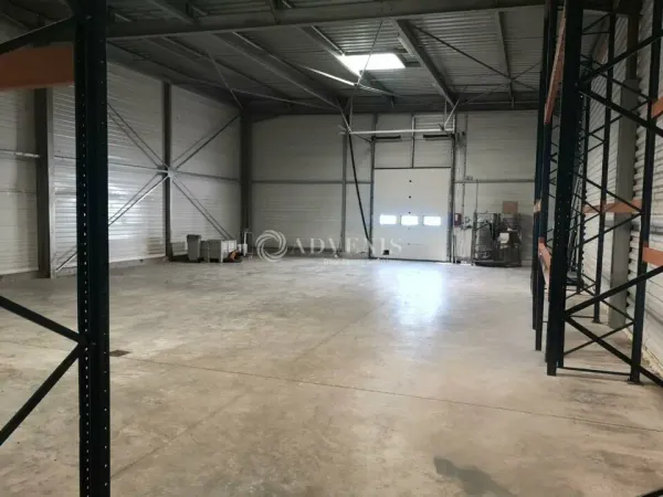 ENTREPOT - LOGISTIQUE A VENDRE 