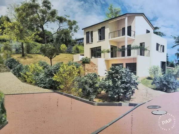 Terrain 715 m² 