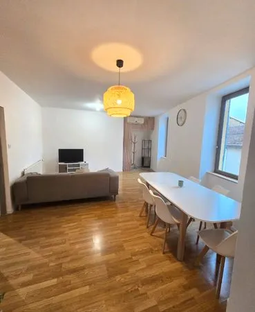 Appartement, 3 chambres en plein coeur de Charlieu 