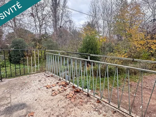 Un appartement lumineux en pleine verdure 