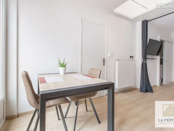 Studio 1 pièce 22 m² 