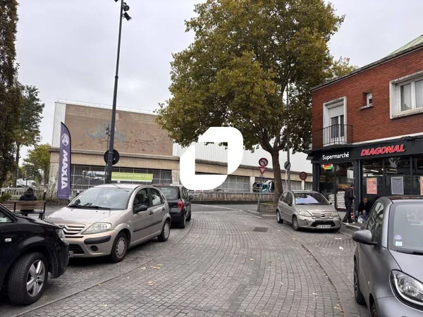 Local commercial 475 m² 