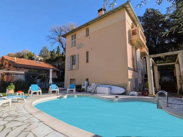 Villa 7 pièces 193 m² 