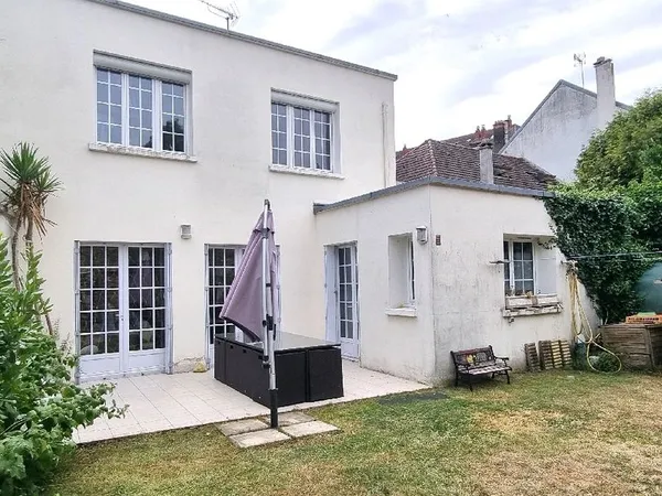 Maison 9 pièces 180 m² 