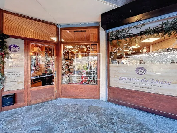 Fonds de commerce 136 m² 