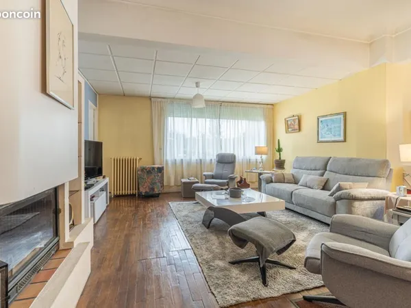 Maison 8 pièces 302 m² 