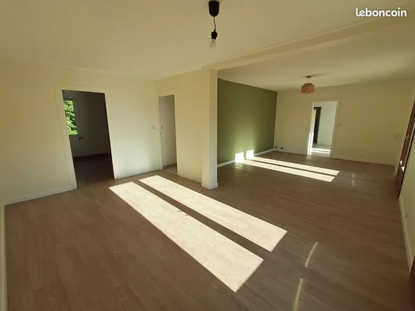 Pavillon 95m² à Bressuire Quartier calme 