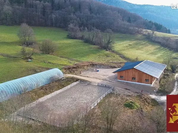 Propriété 3 pièces 158 m² 