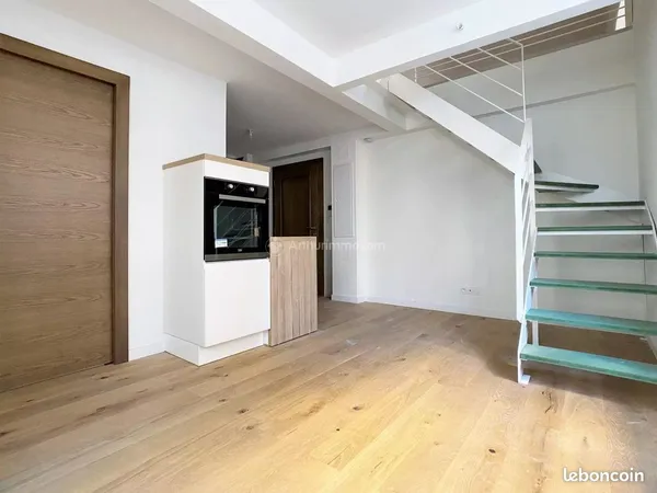 Loft 2 pièces 52 m² 