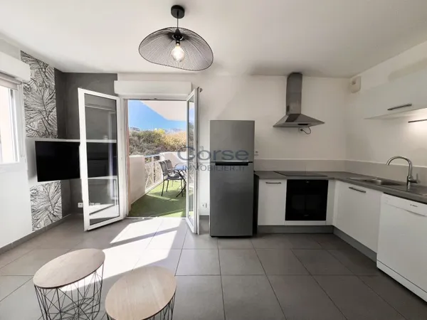 APPARTEMENT T2 AVEC PARKING PRIVÉ