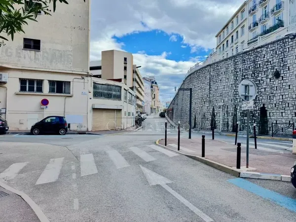 CANNES CENTRE - PROCHE DU PALAIS ET DES PLAGES 
