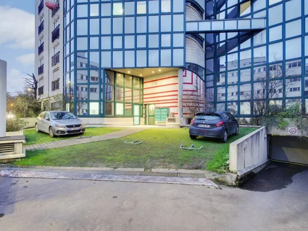 Bureaux 341 m² 