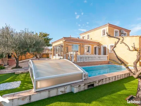 Villa 5 pièces 145 m² 