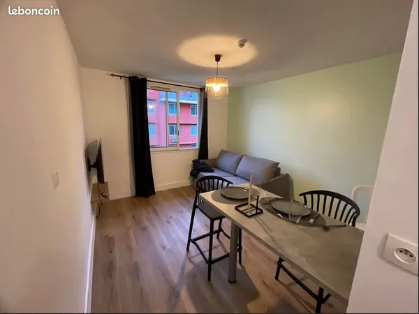 Studio 1 pièce 19 m² 