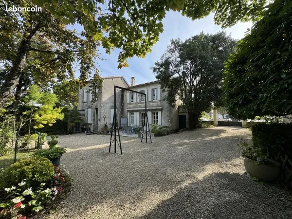 Maison 11 pièces 407 m² 