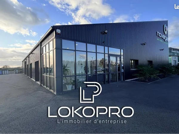 Local 741 m² Sèvremoine 