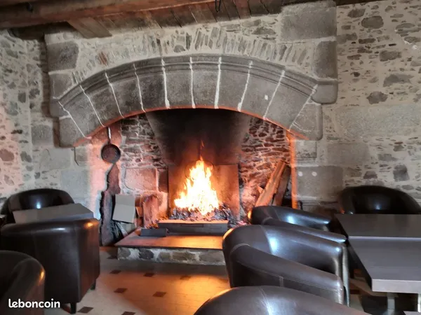 Bar restaurant, immeuble & fond de commerce 