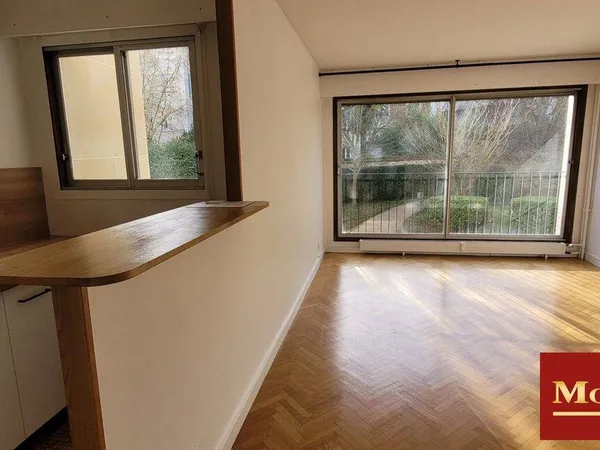 Studio 1 pièce 31 m² 
