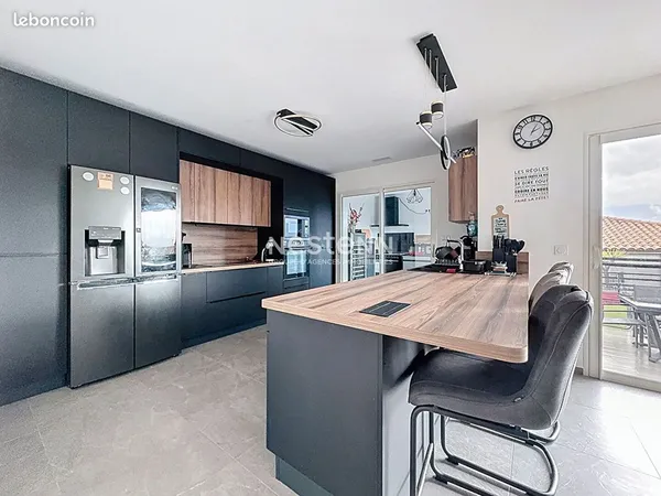 Villa 5 pièces 163 m² 