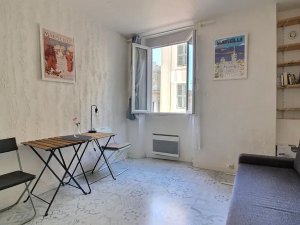 Studio 1 pièce 15 m² 