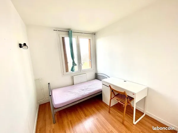 Chambre meublée 9 m2 à 2 mins du metro 7 - 500Euro 
